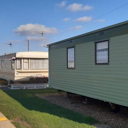 Отель Kerrys Place, 75 Sealands Caravan Site, Ingoldmells 6 Berth Экстерьер фото